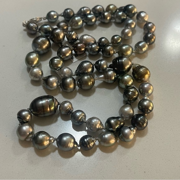 Elegant South Sea Black Pearl Necklace 28” long - Picture 1 of 13